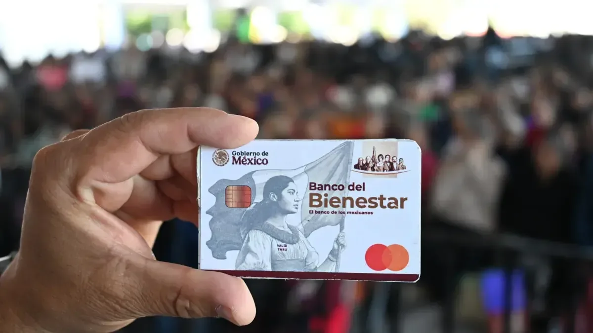 La Tarjeta del Bienestar permite descuentos en distintas cadenas de autoservicio en México para beneficiarios de programas sociales.