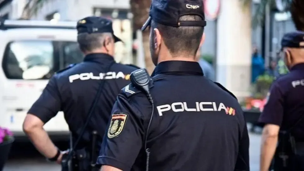 La Policía detuvo a tres personas involucradas en un prostíbulo encubierto en Mérida, con cocaína rosa y prostitución.