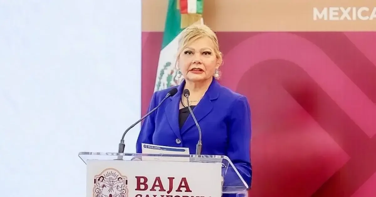 La Fiscalía de Baja California detiene a agentes por complicidad con el crimen organizado.