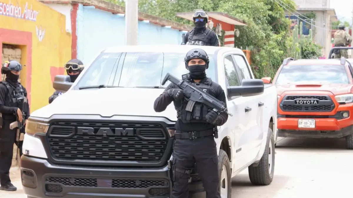 La Fiscalía busca deslindar responsabilidades y recapturar al criminal tras su evasión en San Bartolo Coyotepec.