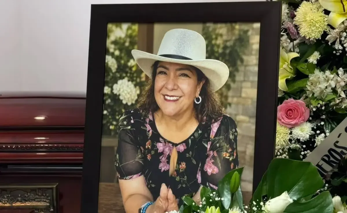 Nedi Edit Nevárez González fue recordada por su dedicación y sacrificio por la enseñanza en un emotivo homenaje.