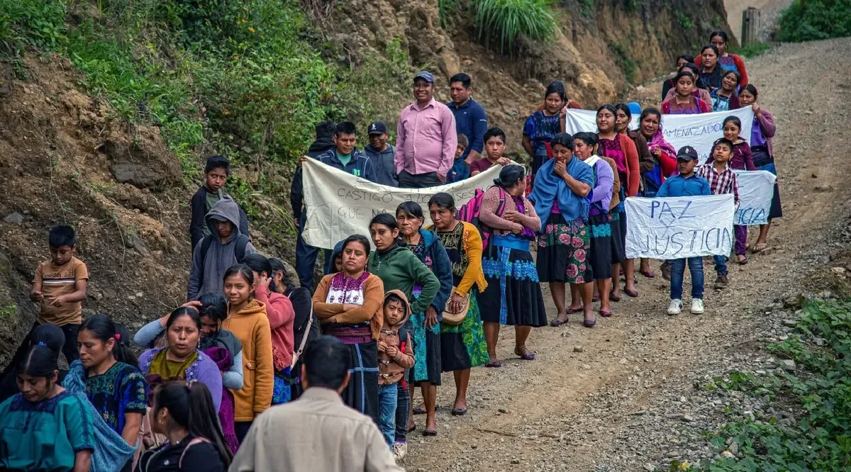 La crisis del desplazamiento en Guerrero se mantiene, afectando a comunidades enteras ante la violencia de grupos criminales.