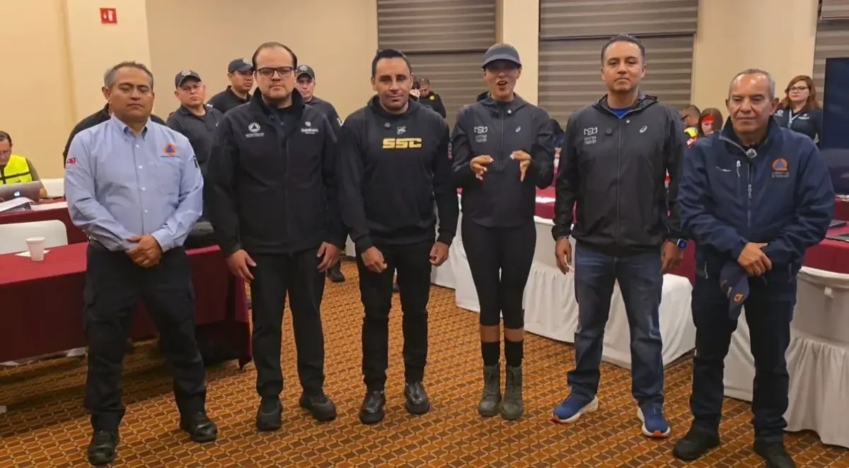 La fuerte presencia de seguridad busca prevenir incidentes durante el evento deportivo.