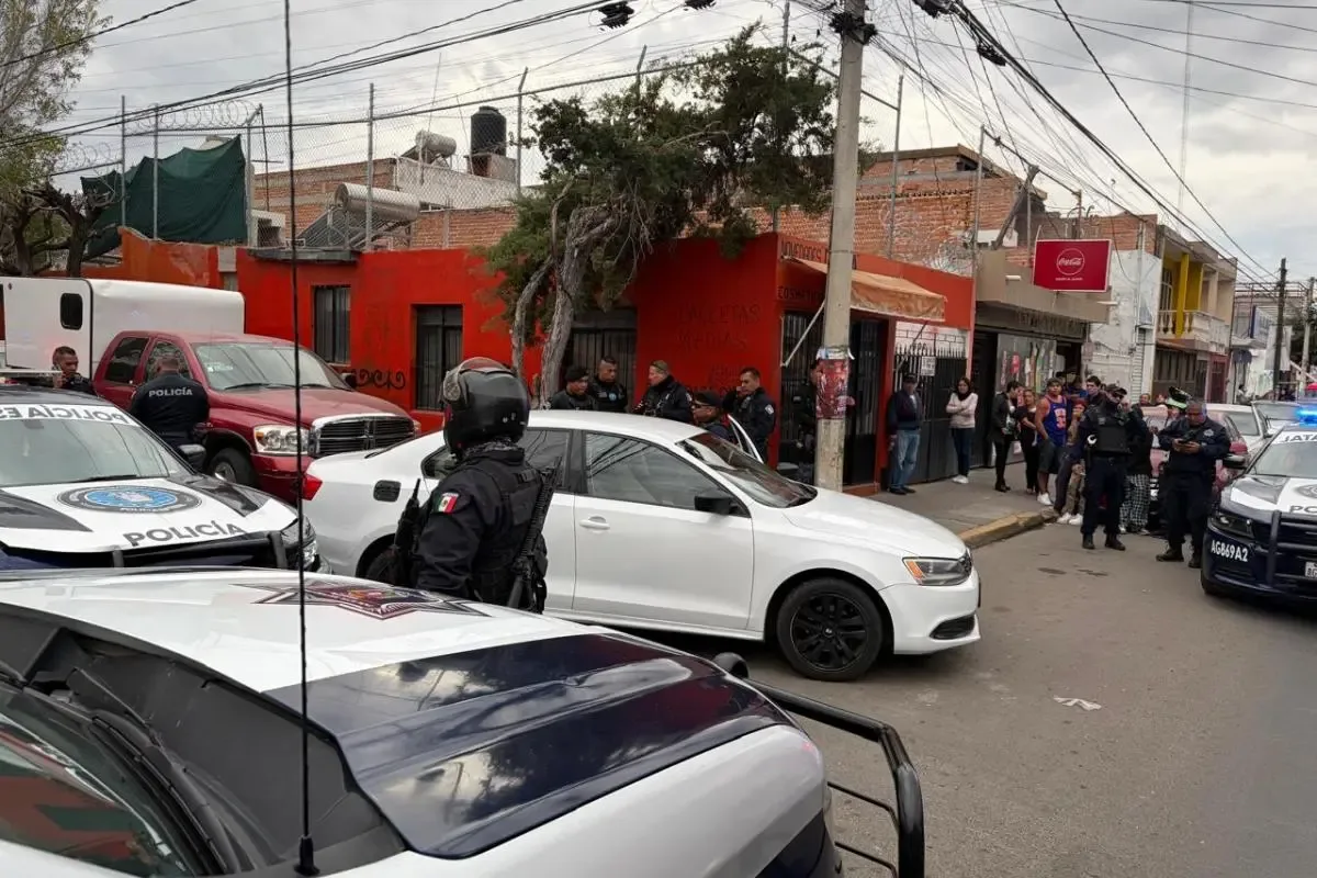 Detención de uno de los asaltantes tras la persecución en Monterrey.