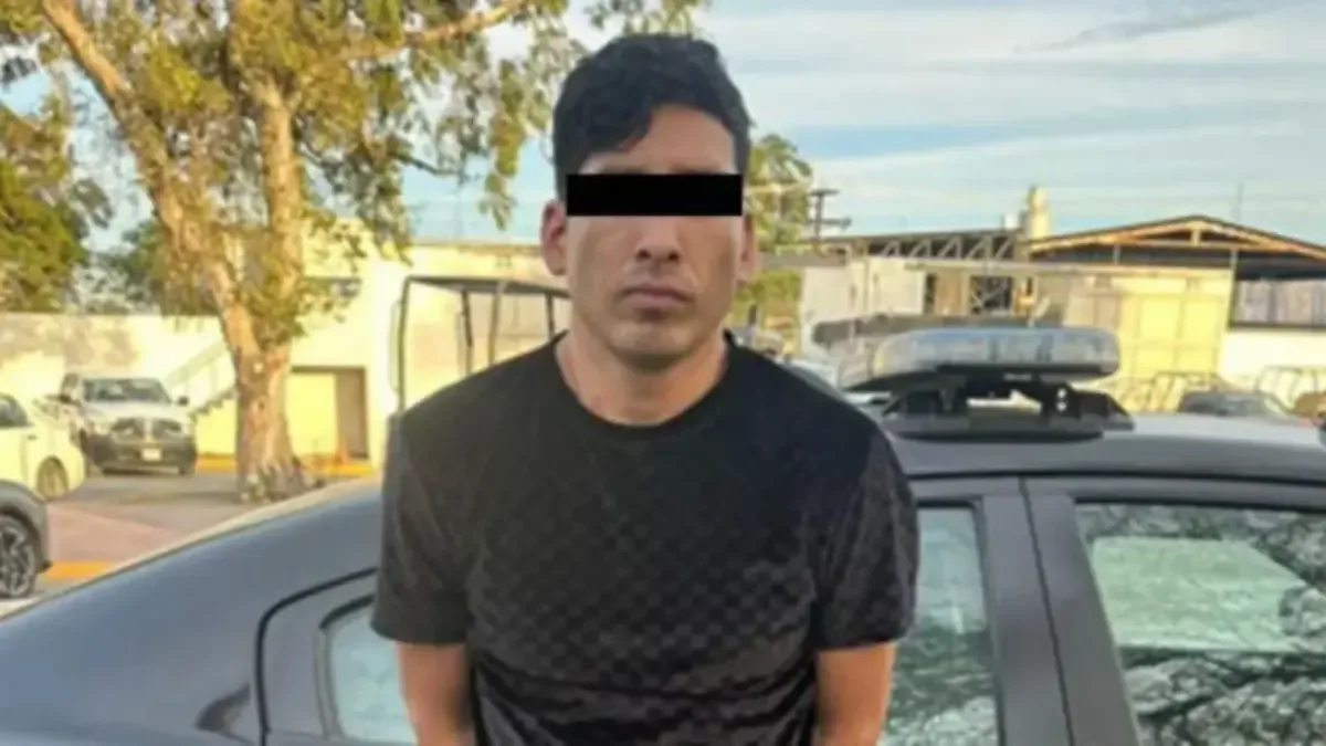 Detención surge de una infracción vehicular y revela múltiples delitos.