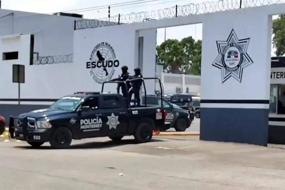 Un hombre de 52 años fallece tras convulsiones mientras estaba bajo custodia.