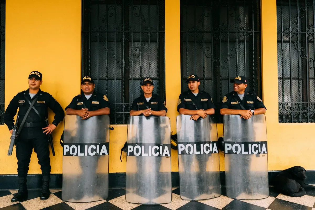 La detención genera preocupación sobre el uso de la fuerza en custodias penitenciarias.
