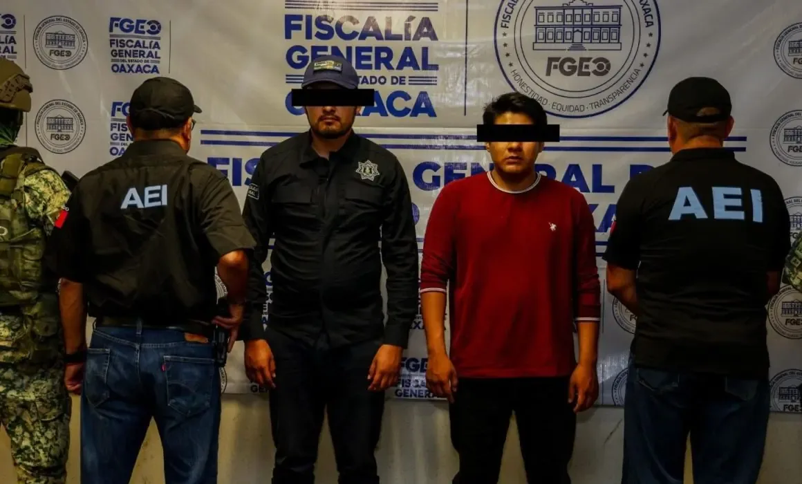 La Fiscalía investiga a un mando policial vinculado con la comercialización de armas en Santa María Atzompa.