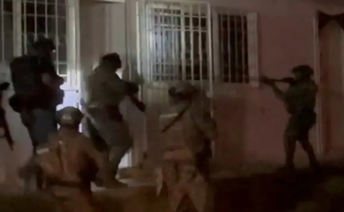 La detención de líderes sindicales en Oaxaca responde a diversos delitos asociados con la ASAEO, incluyendo extorsión y narcomenudeo.