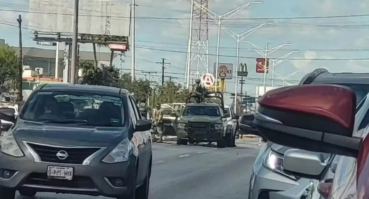 La policía detuvo a dos agresores tras un ataque armado en Matamoros, con incautación de armamento pesado.