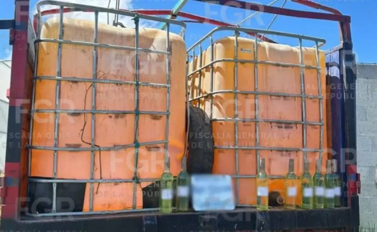 Operativos en Puebla y Tabasco resultan en la detención de dos personas y la confiscación de miles de litros de combustible.