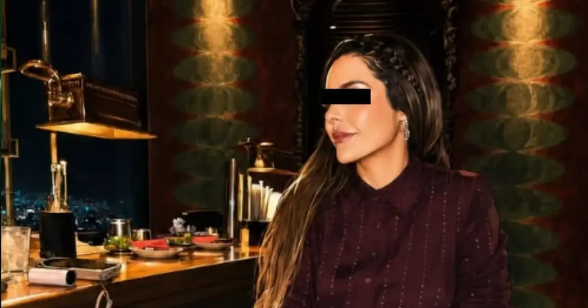 La influencer fue arrestada tras una persecución por falta de placas y ahora enfrenta investigaciones por recursos ilícitos.