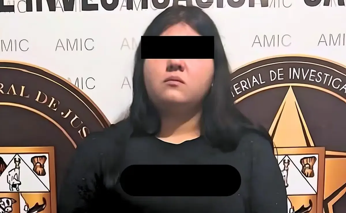 Una joven fue acusada tras atropellar deliberadamente a dos mujeres en una riña.