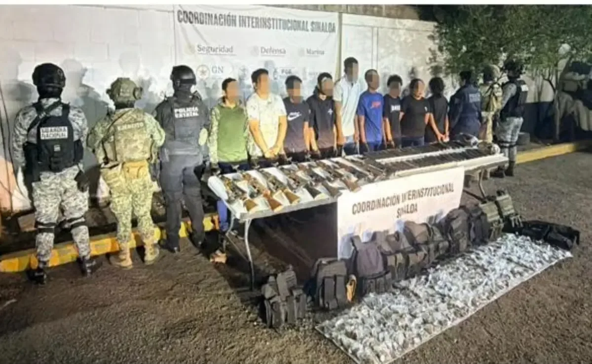 La detención incluye a varios extranjeros y un considerable arsenal de armas.