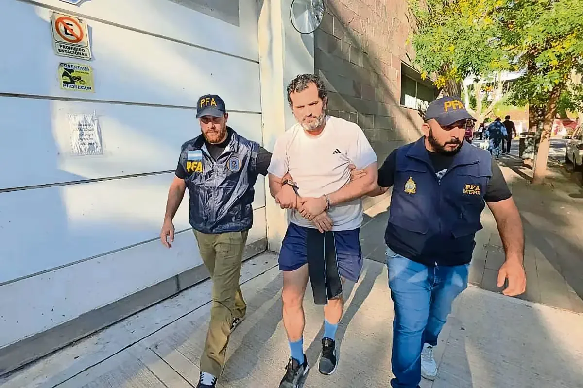 A un año de la lucha contra el huachicol, la red investigada ha costado miles de millones al país.