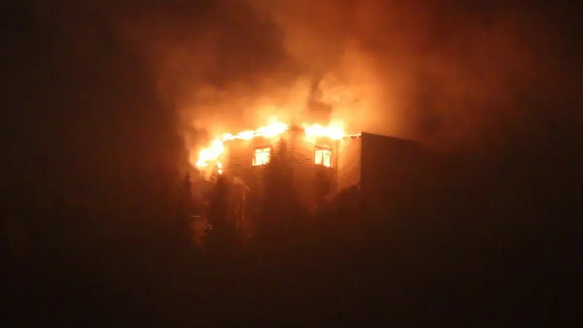 Un incendio en el histórico Nido del Águila genera una investigación policial en Baviera.
