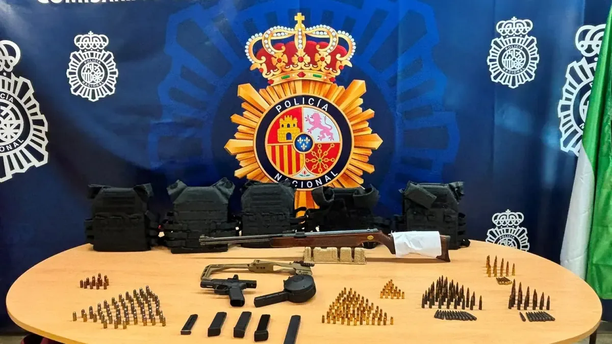 Las detenciones se producen casi un año después del asesinato en el recinto ferial.