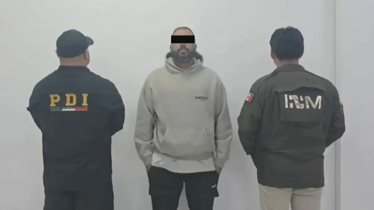 Un hombre buscado por el robo de lingotes de oro fue arrestado tras coordinación con autoridades estadounidenses.