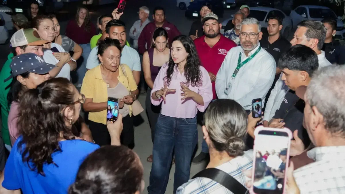 La alcaldesa Deya Martínez se reúne con la CFE para solucionar problemas de suministro eléctrico que afectan a la comunidad.