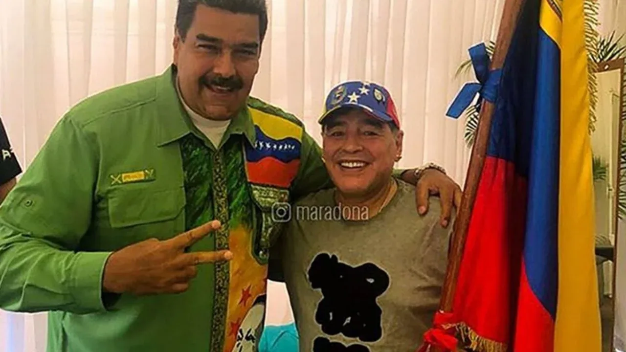 Diego Armando Maradona, técnico de Dorados, durante su gestión en Sinaloa.