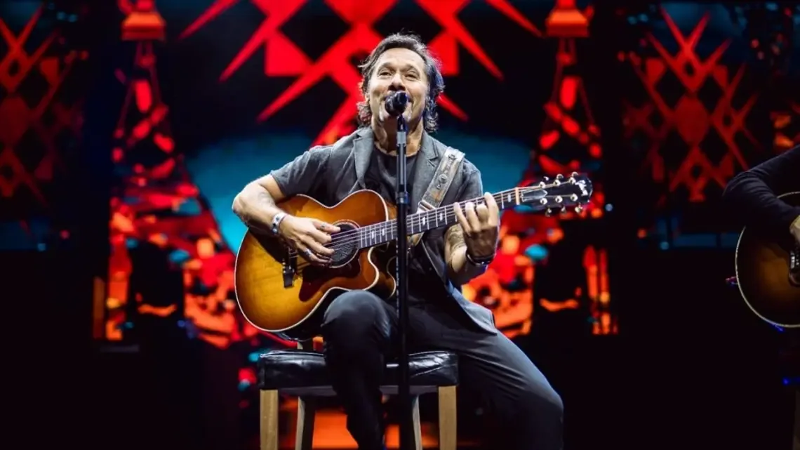 El cantautor argentino repasa su trayectoria con dos shows agotados en Buenos Aires y un emotivo tributo a un amigo.