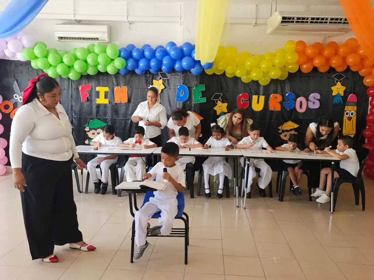El evento celebrado en Acapulco destaca los avances de 19 estudiantes en su educación y rehabilitación.