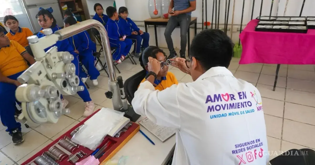 Se brindan servicios médicos gratuitos a familias de la comunidad con el programa “Amor en Movimiento”.