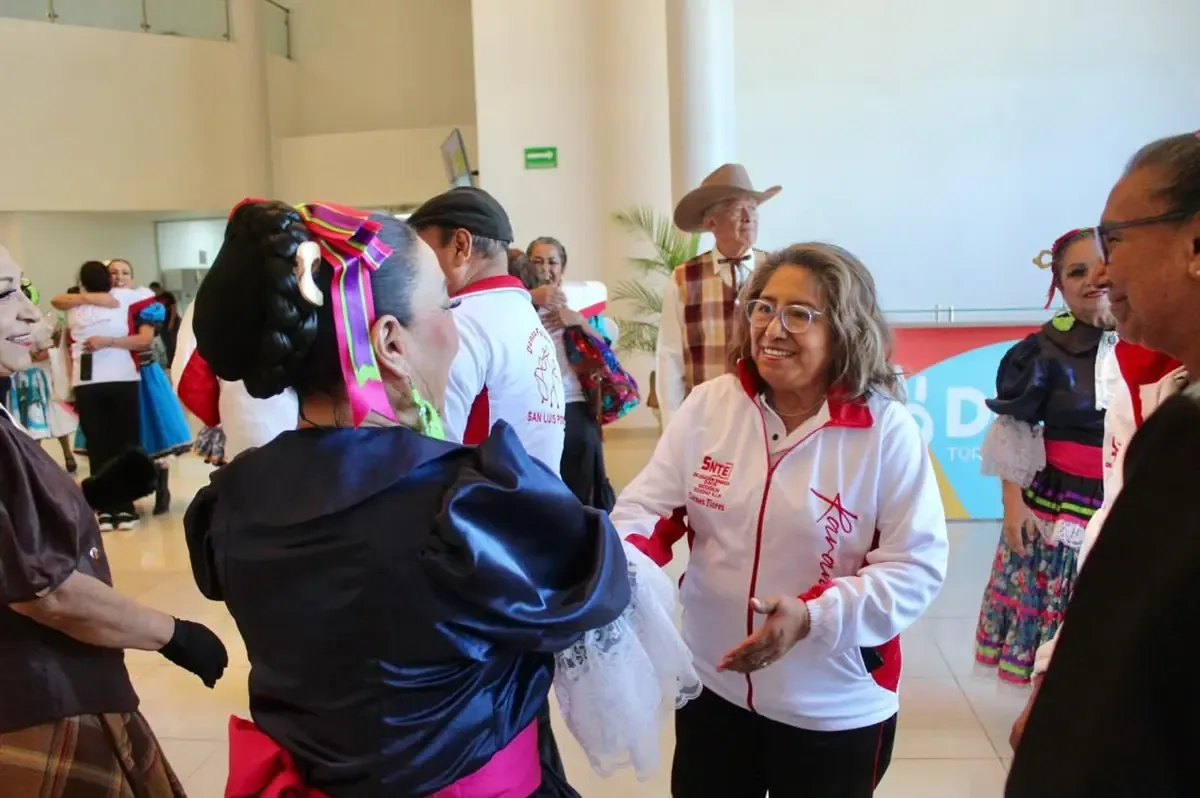 El evento reunió a agrupaciones de distintas regiones para promover la riqueza cultural de México.