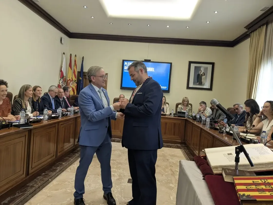 La inversión busca concluir obras de carreteras y mejorar caminos en la Sierra de Albarracín, con beneficios para el empleo local.
