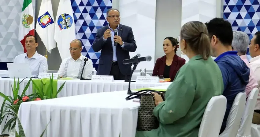 Directivos de diversas instituciones participan en el taller en la UABCS.