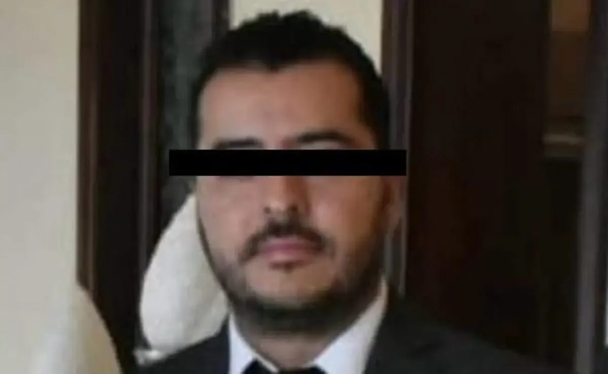 El director de la Escuela Primaria Ignacio Zaragoza enfrenta cargos de abuso sexual tras la denuncia de una joven.