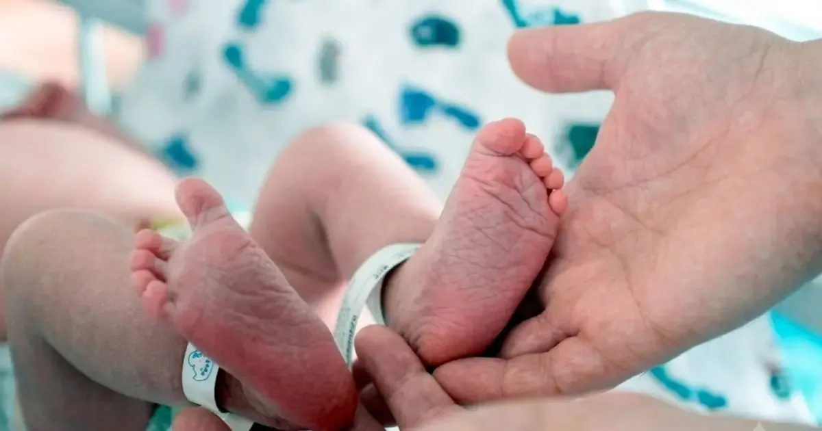La reducción de la natalidad en Argentina afecta la estructura sanitaria y abre la puerta a nuevas políticas de salud.