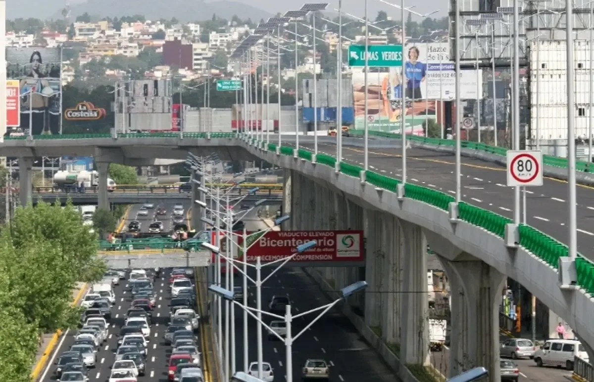 Dispositivos de ponchallantas en el Viaducto Elevado para combatir evasión de peaje.