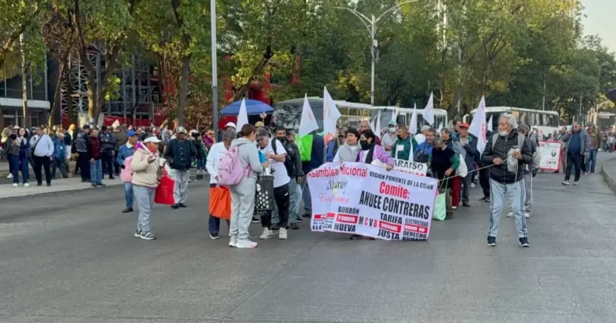 Distintas zonas de la Ciudad de México enfrentarán bloqueos y protestas, causando afectaciones en el tráfico.