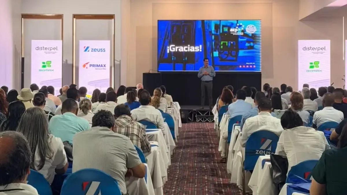 El foro aborda la importancia del sector energético en la reactivación regional.