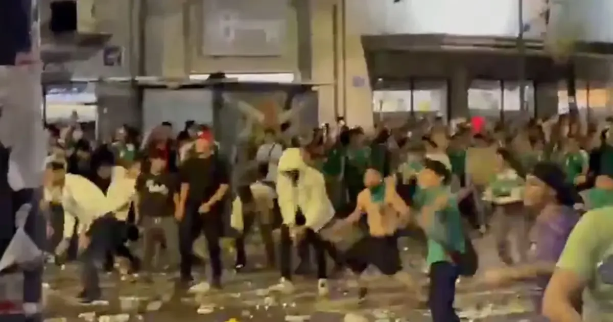 El triunfo ante Ecuador desata festejos masivos y disturbios en varias ciudades de México.