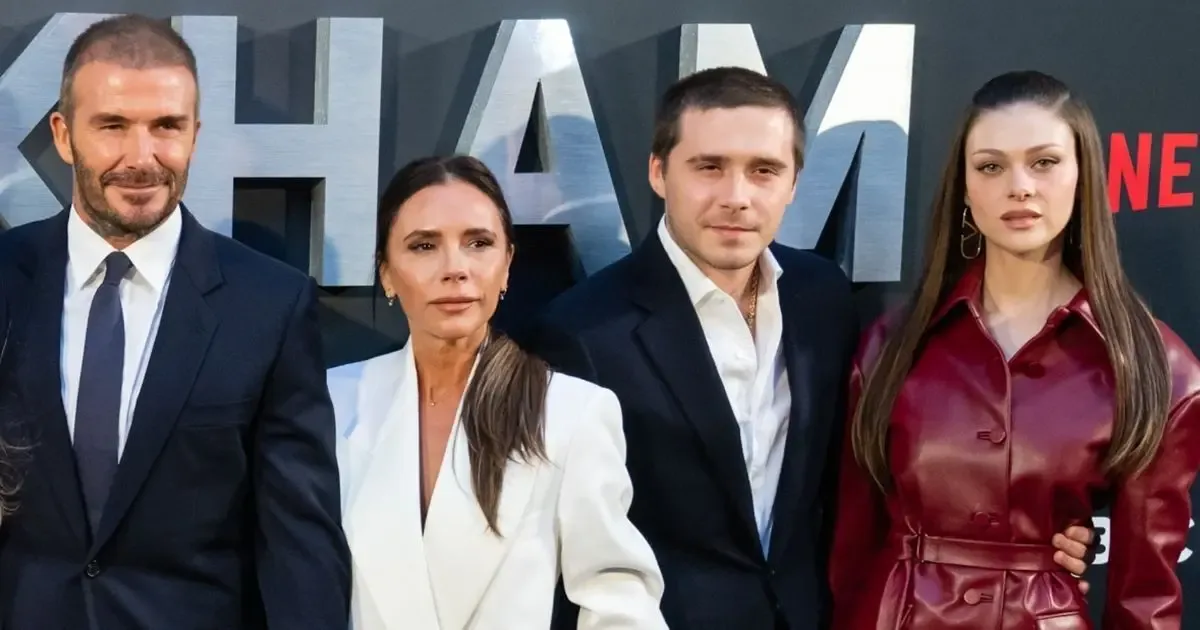 DJ Fat Tony describe el incómodo baile de Brooklyn Beckham y su madre.