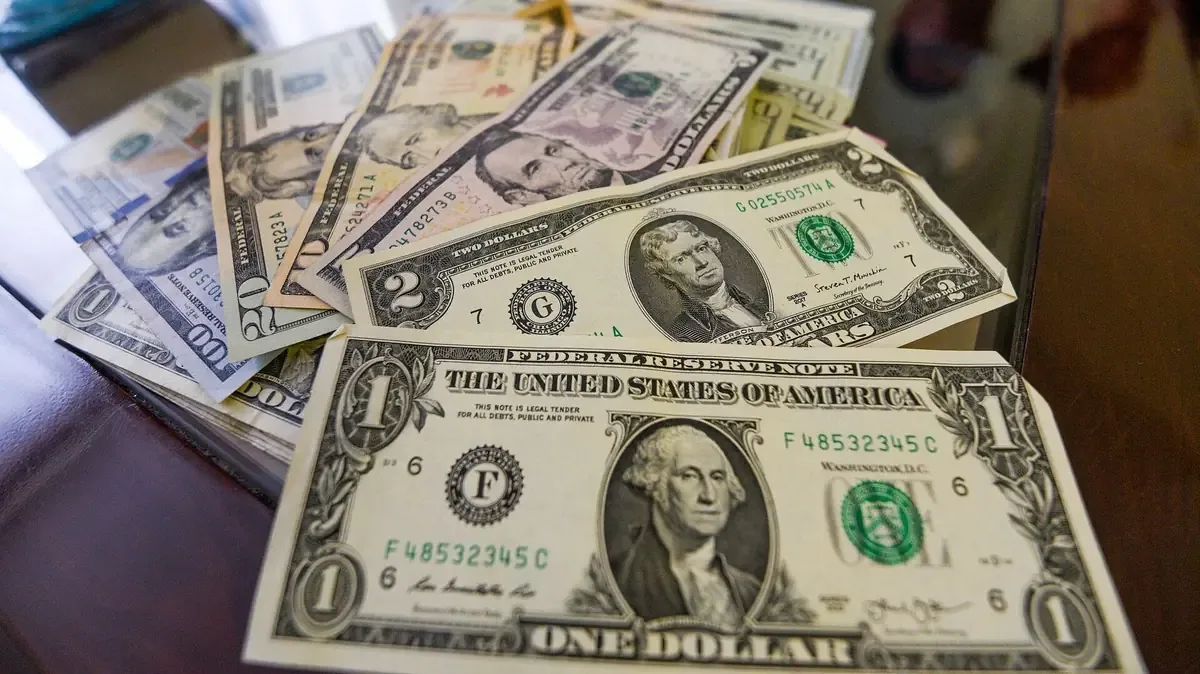 La caída del peso se debe a preocupaciones por el diferencial de rendimientos entre México y Estados Unidos.