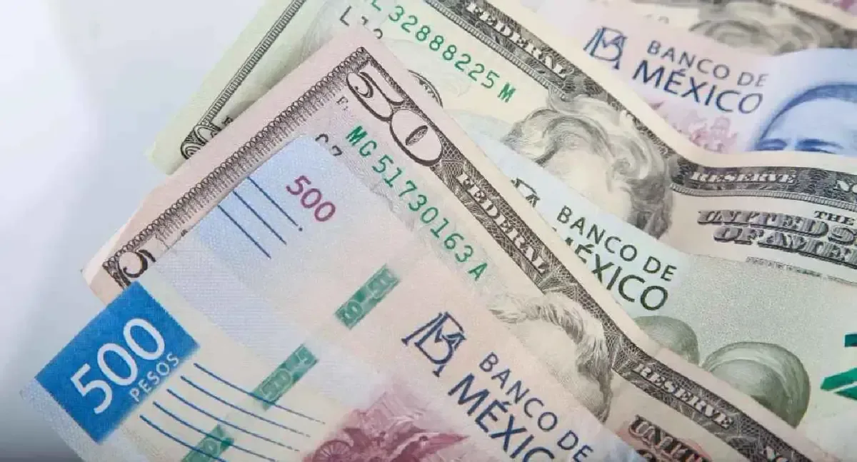 La moneda mexicana presenta una ligera mejora después de reportes económicos en Estados Unidos.