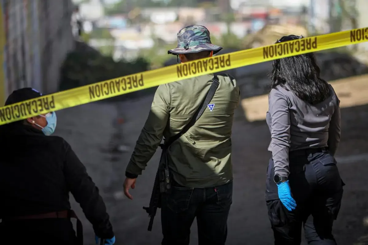 Dos hombres fueron asesinados y una mujer resultó herida en un ataque armado en la colonia Cuauhtémoc de Tecate.