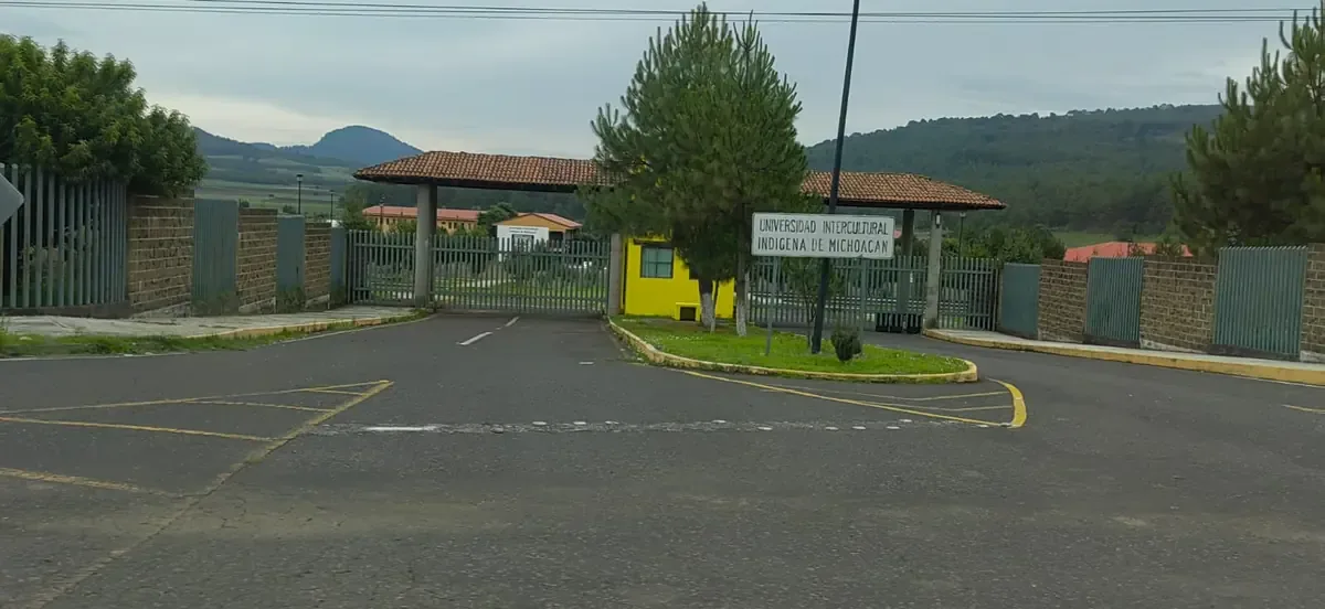 La falta de pago afecta la labor docente y la calidad educativa en Michoacán.
