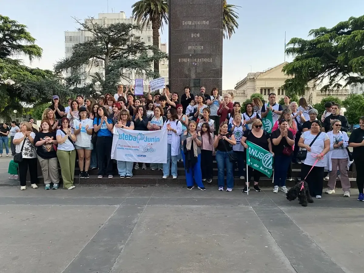 El asesinato de la docente ha desatado un reclamo nacional por justicia y seguridad en las escuelas.