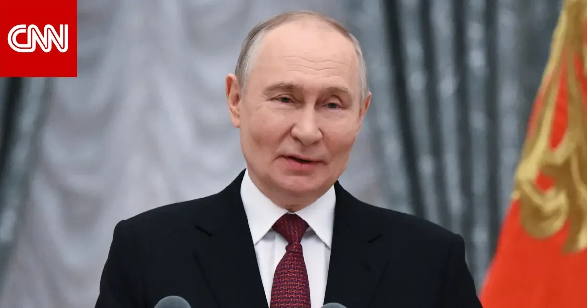 Documentos revelan intentos de Epstein por acercarse a líderes rusos, incluyendo a Vladimir Putin.