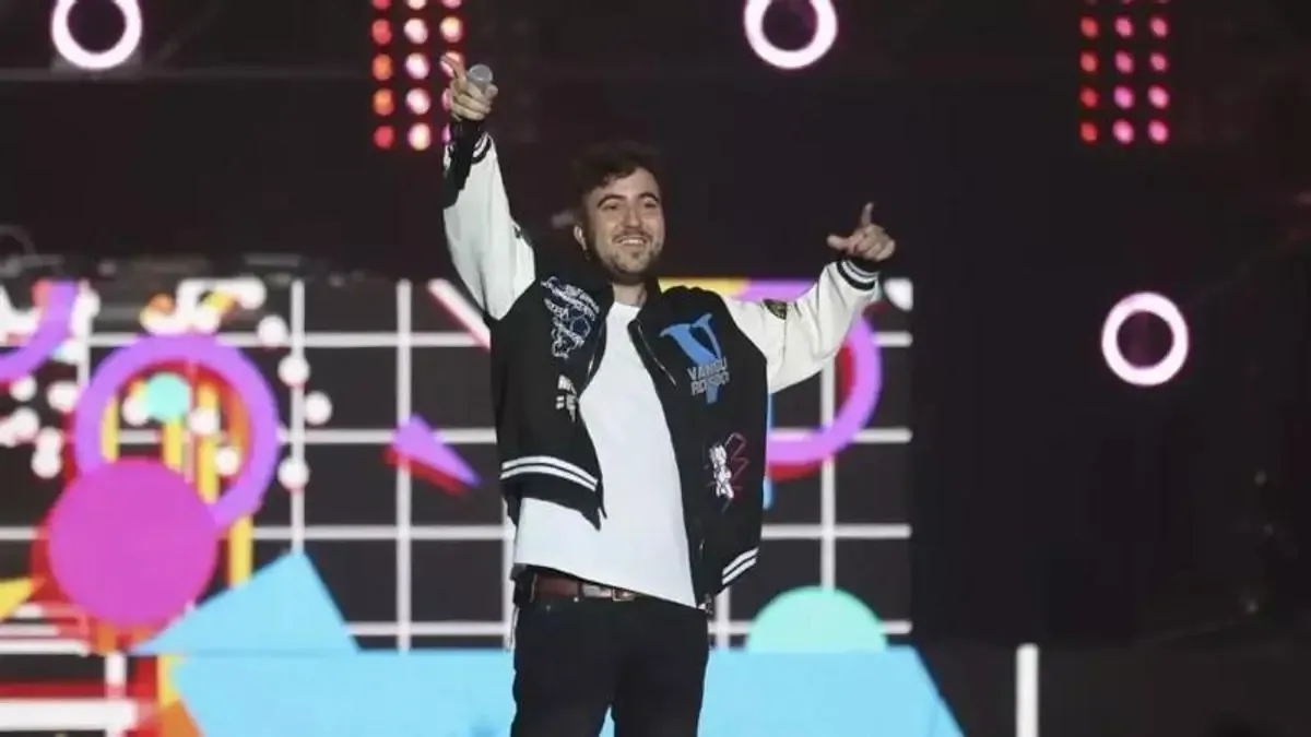 El Ayuntamiento busca asegurar el buen desarrollo de las fiestas patronales tras la detención del cantante.