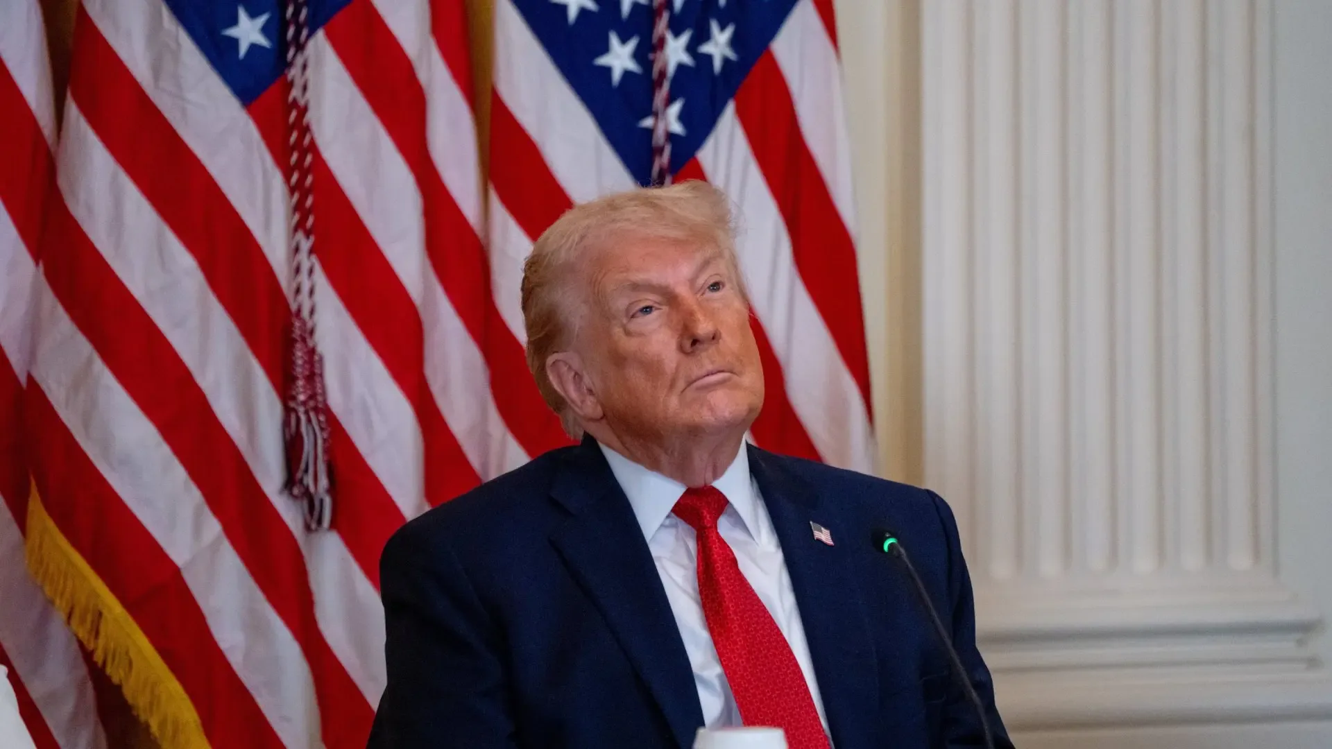 Donald Trump durante un evento en la Casa Blanca mientras habla sobre el Nobel.