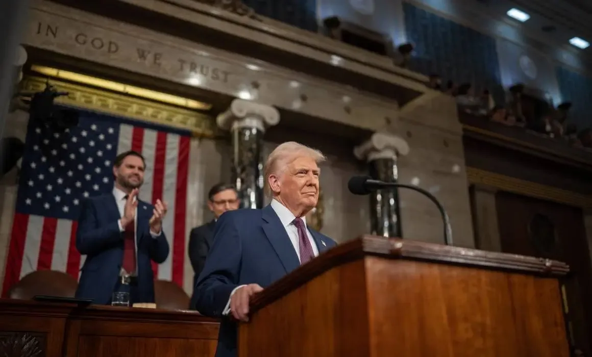 Donald Trump lanza advertencia sobre aranceles en Trenton, Nueva Jersey.