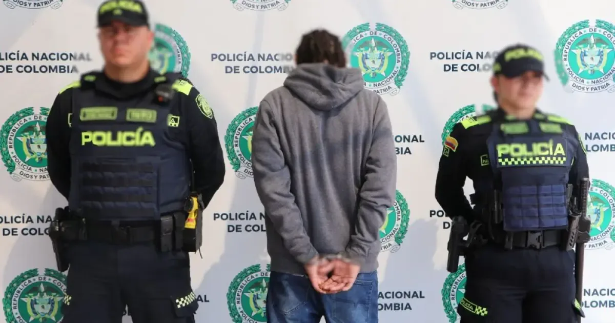 Dos hombres con órdenes de captura fueron detenidos en Pereira durante una operación policial en el Eje Cafetero.
