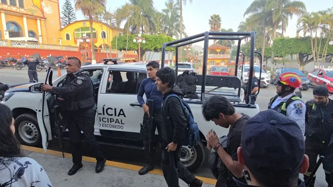 Dos jóvenes fueron localizados sanos después de 20 horas de búsqueda en una zona montañosa.