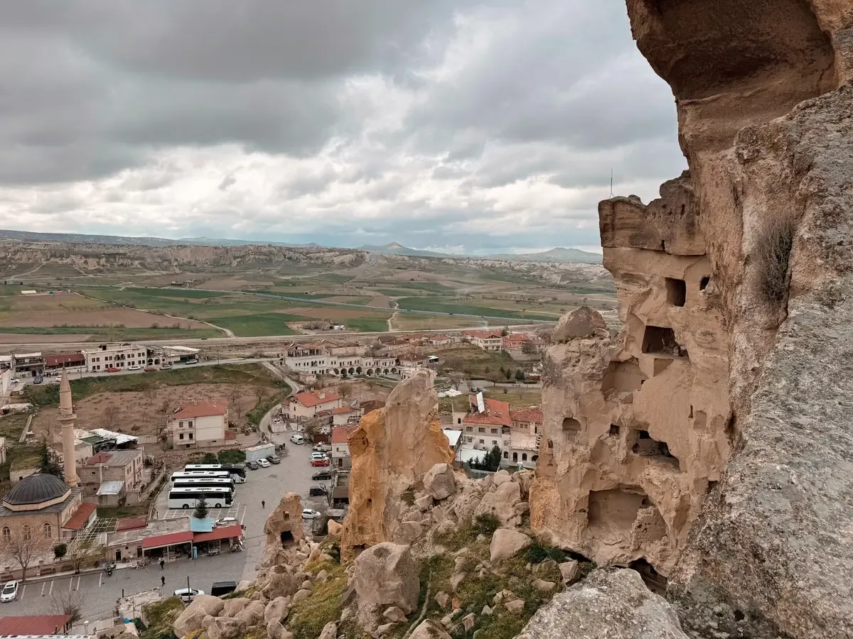 El trágico incidente ocurrió tras deslizamientos de tierra por lluvias intensas en la famosa región de Capadocia.