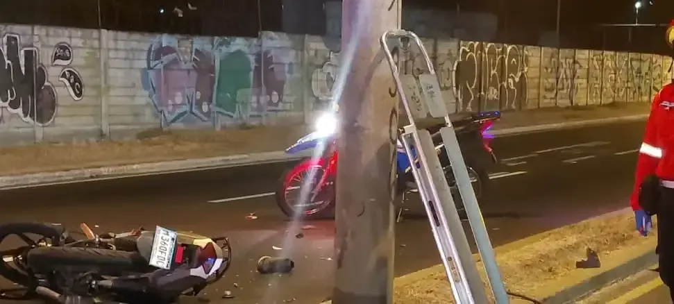 Dos personas han perdido la vida en accidentes viales recientes, destacando la creciente alarma por la seguridad en las carreteras guatemaltecas.